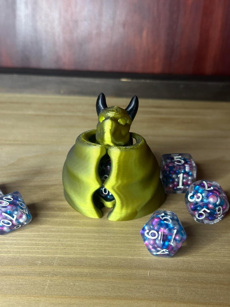 Folding Wings Bat Dice Holder